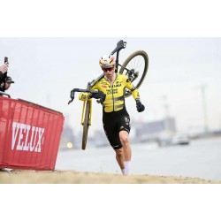 Wout van Aert: Mellem skader og sejre – rejsen fortsætter Wout van Aert: Mellem skader og sejre – rejsen fortsætter